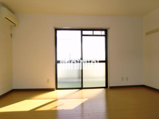 居室・リビング　明るい日差しが差し込みます。