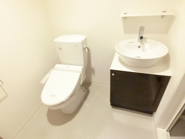 トイレ　詳細は、RISUMO江坂本店→06-6155-7137まで♪