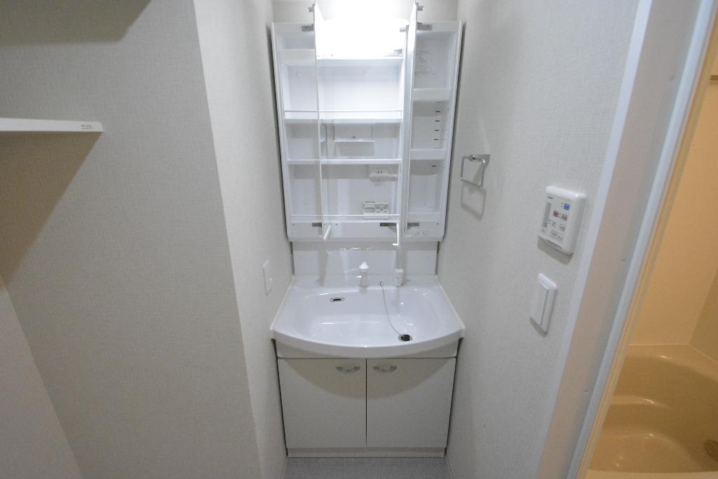 洗面設備　洗髪洗面化粧台