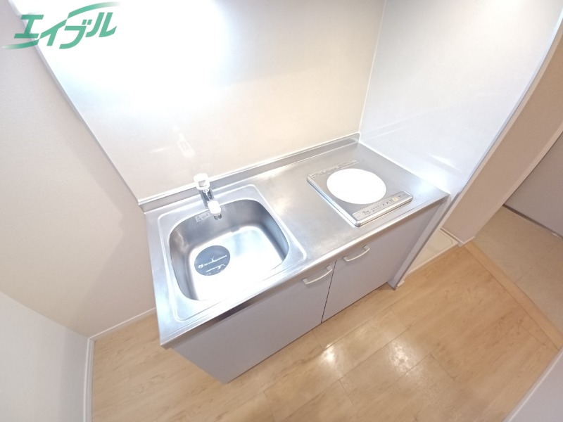 キッチン　同物件別部屋写真