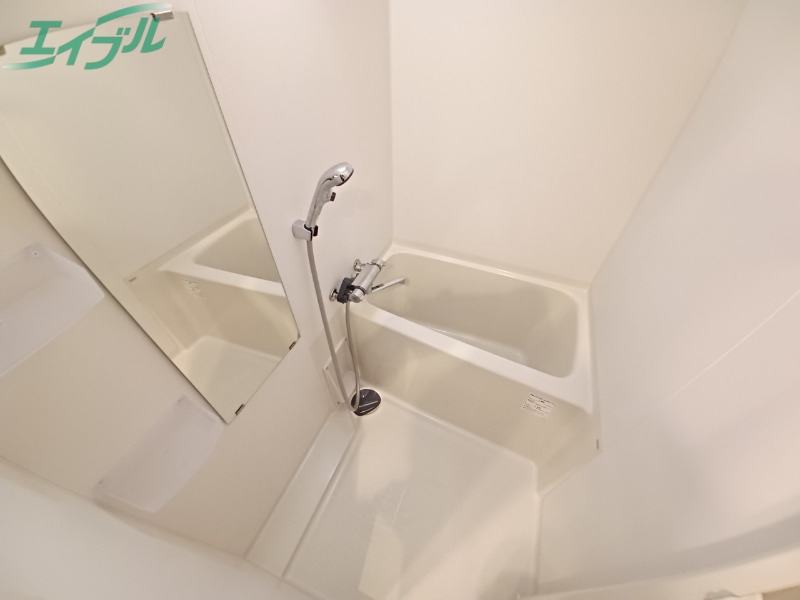 バス・シャワールーム　同物件別部屋写真