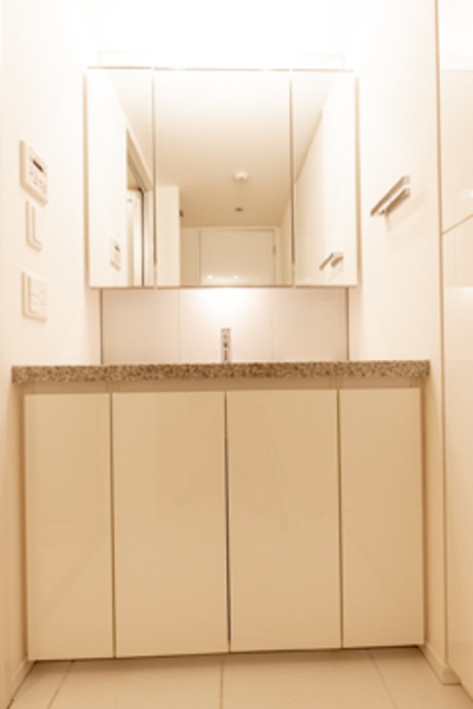 洗面設備　※写真は同タイプ住戸です。