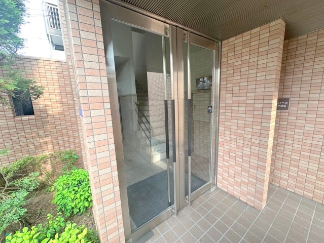 エントランス　綺麗なエントランスです。