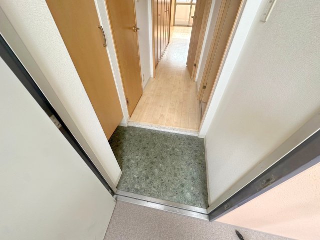 玄関　玄関が大きいと、とても解放感があります。