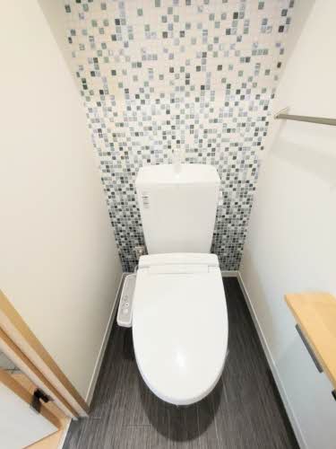 トイレ　温水洗浄便座