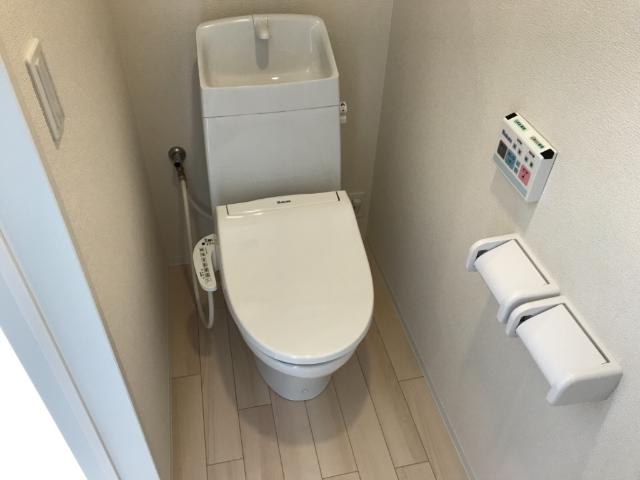 トイレ　トイレ