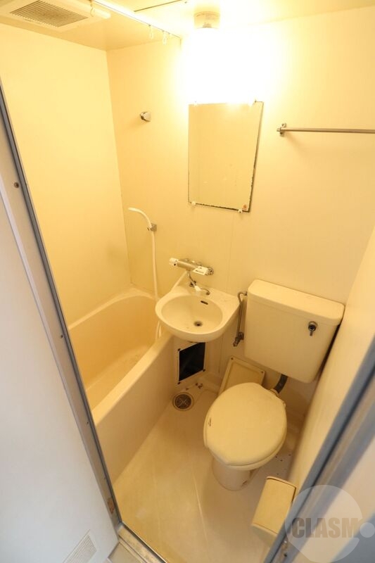 バス・シャワールーム　清潔感のあるバスルーム