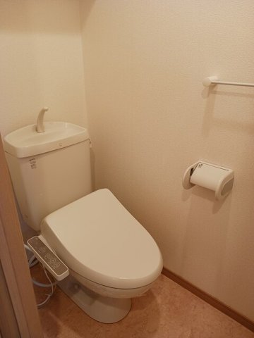 トイレ　清潔感のあるトイレです