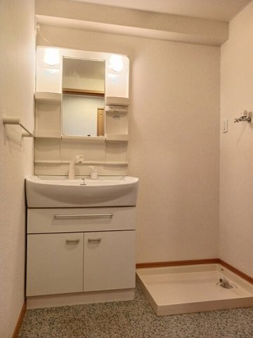 洗面設備　使いやすい洗面所です