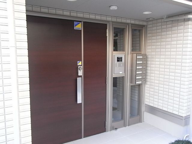エントランス　オートロック付きのエントランス