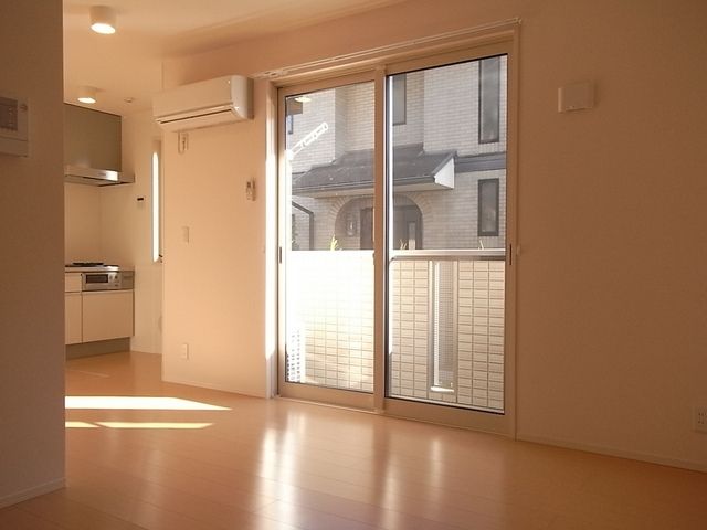 居室・リビング　南向きの明るいお部屋