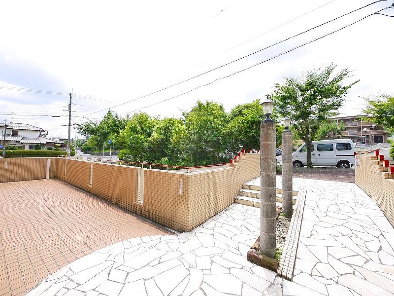 エントランス　清潔なエントランスです