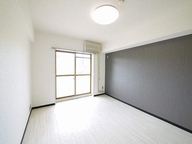 その他部屋・スペース　広くて明るい寝室