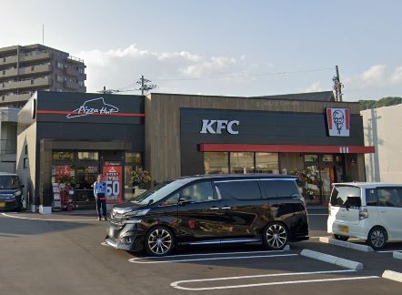 飲食店　ピザハット三原店（飲食店）まで396m