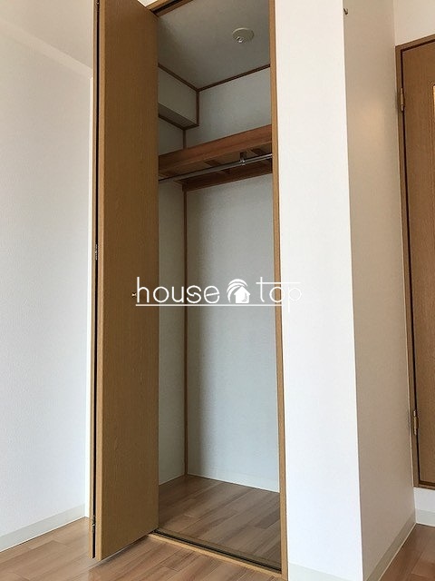収納　大容量のクローゼットなので衣類や収納ＢＯＸなど収納出来ますよ