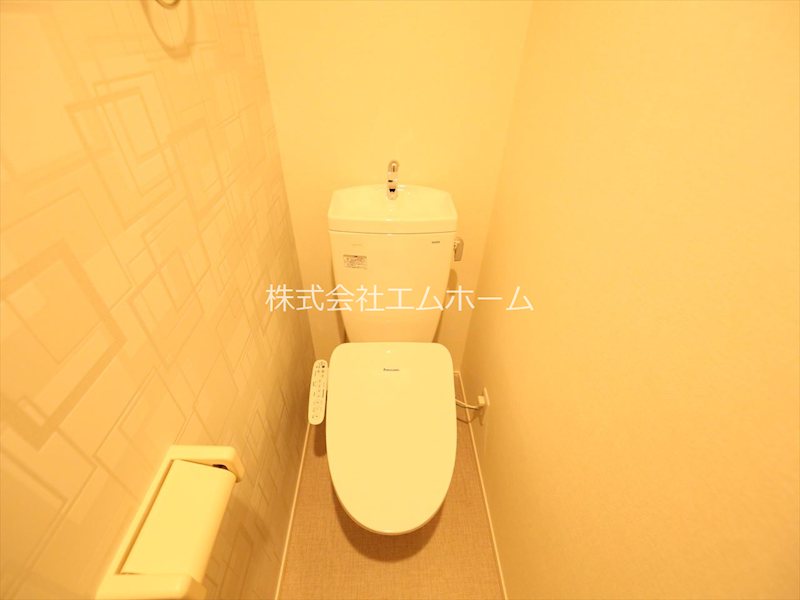 トイレ　温水洗浄暖房便座付トイレ