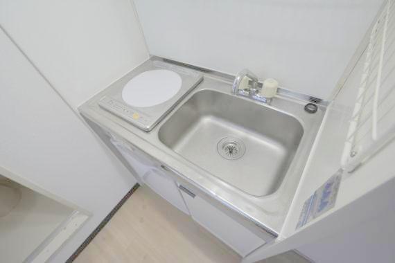 キッチン　お掃除しやすいＩＨクッキングヒーターです。