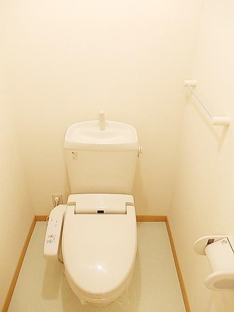 トイレ　温水洗浄便座