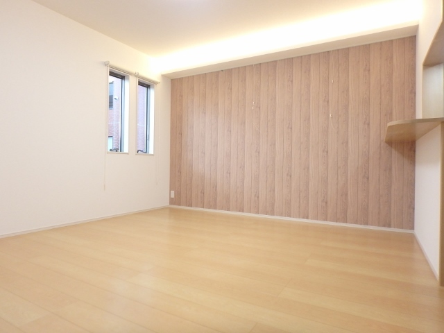 その他部屋・スペース　【洋室１１．３帖】　お部屋の雰囲気です★