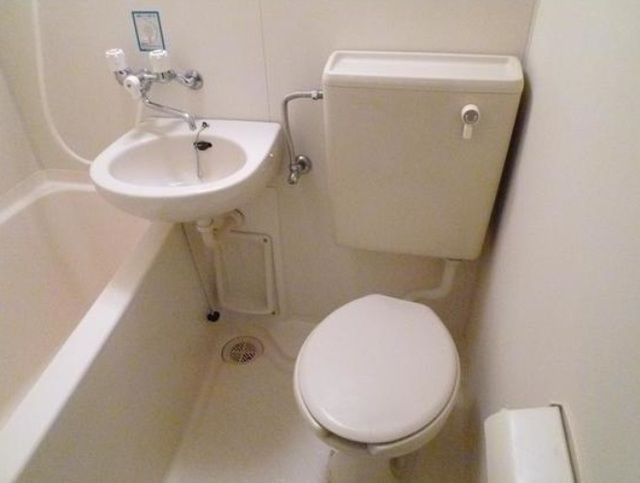 バス・シャワールーム　バスルーム※他号室参考写真です