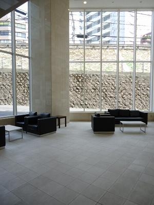 ロビー　落ち着いたロビーです