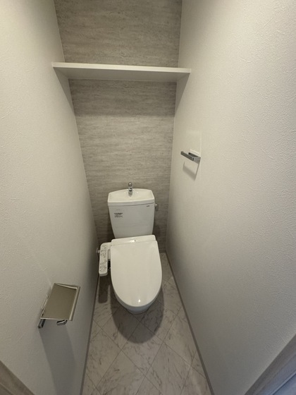 トイレ　※掲載写真は同マンション別部屋参考写真となります。