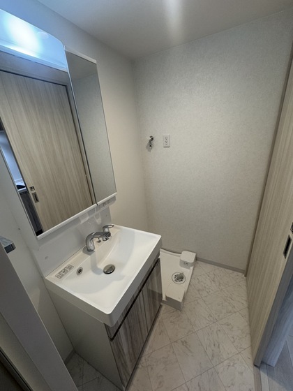 洗面設備　※掲載写真は同マンション別部屋参考写真となります。