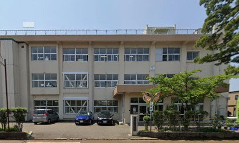 小学校　燕市立大関小学校（小学校）まで71m