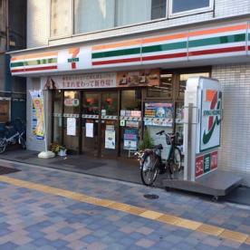 コンビニ　セブンイレブン 新宿大久保1丁目店（コンビニ）まで163m