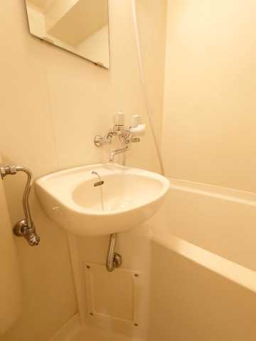 洗面設備　別部屋の参考写真となっております