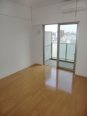 居室・リビング　明るい室内