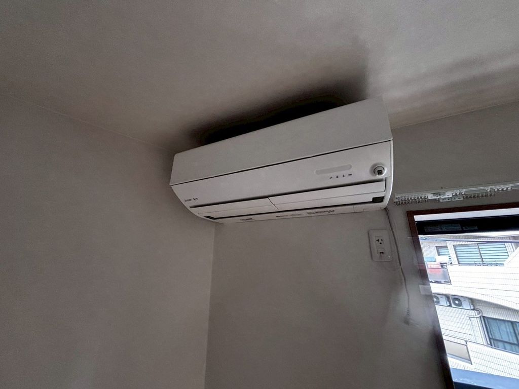 その他設備　エアコン（お掃除機能付き）※別室参考写真