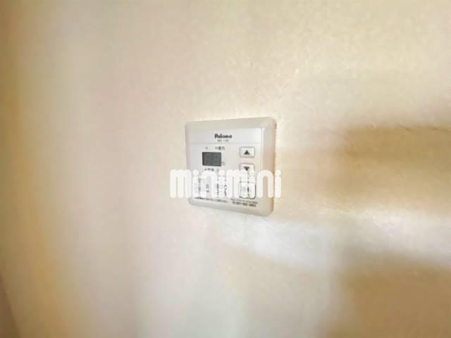 その他設備　給湯リモコンがあれば温度設定も楽々です。