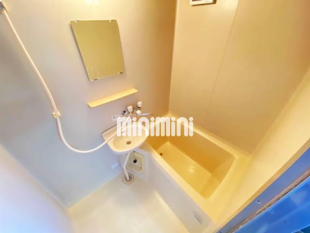 バス・シャワールーム　清潔感あるバスルーム