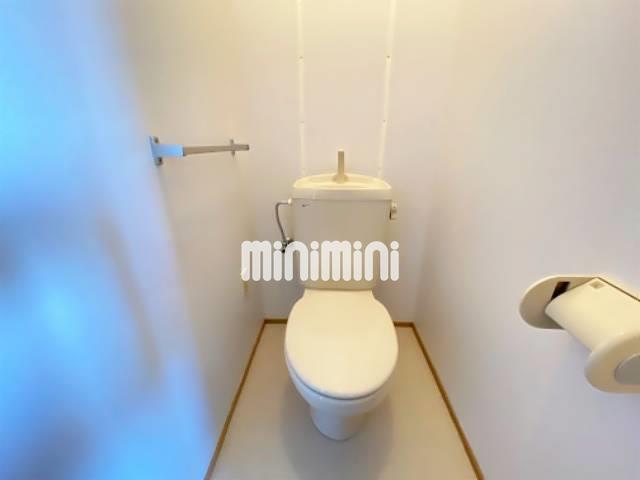 トイレ　トイレ内にはコンセントもあり温水洗浄便座の設置も可能です。