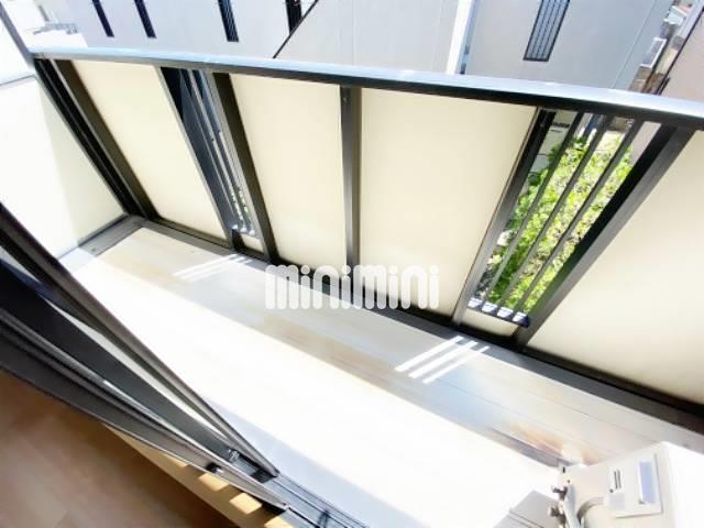 バルコニー　日当りの良いベランダ。洗濯物もよく乾きます。