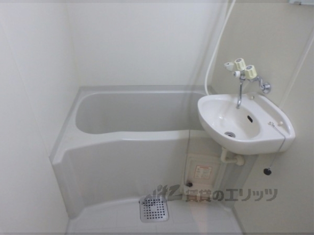 バス・シャワールーム　バス