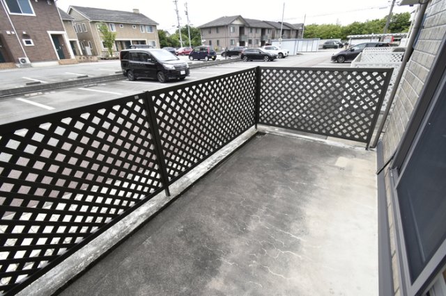 バルコニー　陽当たり良好なバルコニーです