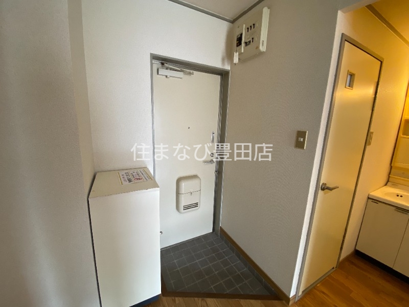 玄関　同型別部屋写真