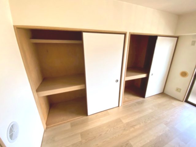 収納　洋室1☆