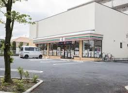 コンビニ　セブンイレブン 足立入谷1丁目店（コンビニ）まで218m
