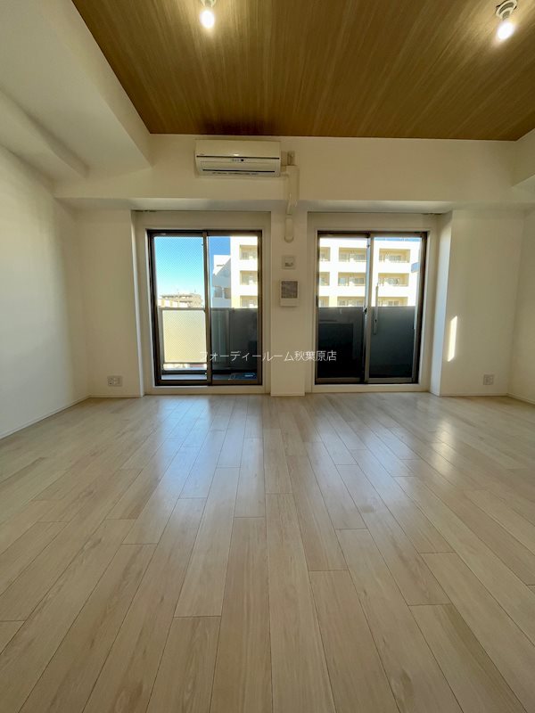 居室・リビング　別号室参考写真