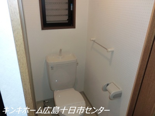 トイレ　写真は別のお部屋です。写真は別のお部屋です。