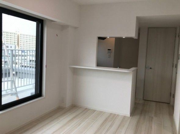 居室・リビング　☆明るい居間☆