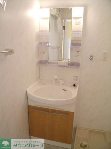 洗面設備　朝の支度に嬉しい洗面所