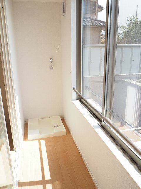 バルコニー　雨の日でも安心のサンルームです