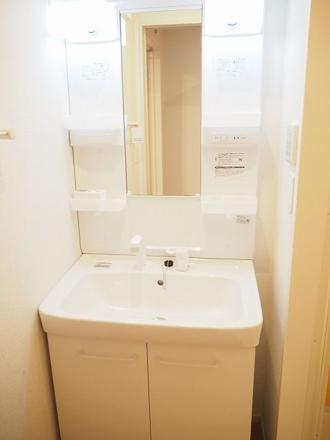 洗面設備　使いやすい洗面所です
