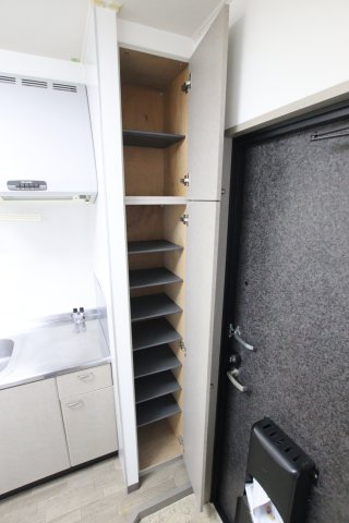 収納　シューズボックス