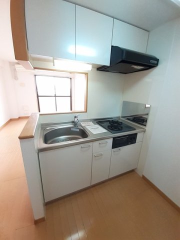 キッチン　コンパクトなキッチンで掃除もラクラク