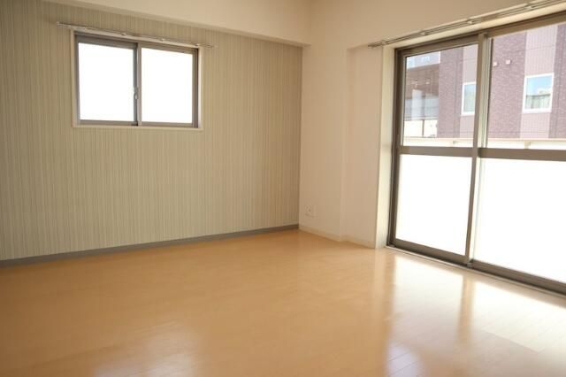 居室・リビング　ゆったり過ごせる居間です